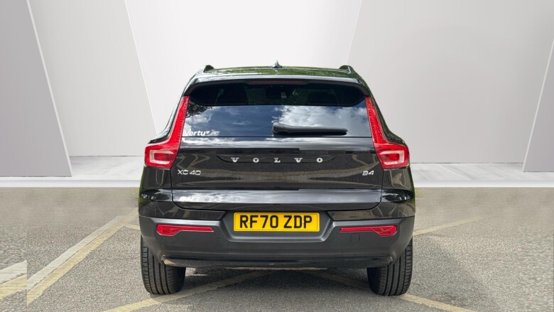 Volvo Xc40 2.0 B4P R DESIGN Pro 5dr Auto Petrol Estate